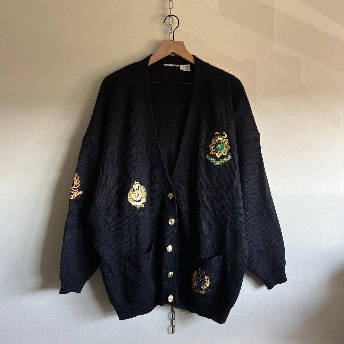 XXL (tagged 26/28) 80s British Army Devonshire Regiment black acrylic cardigan