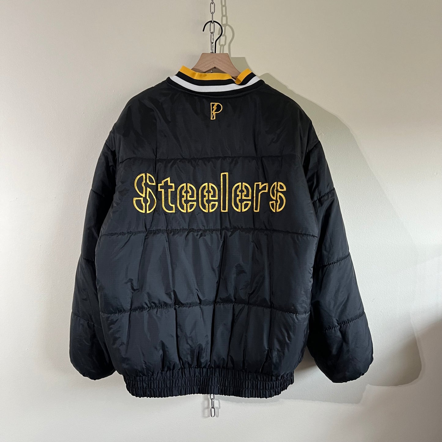 XL 90s reversible Pittsburgh Steelers Pro Player puffer jacket