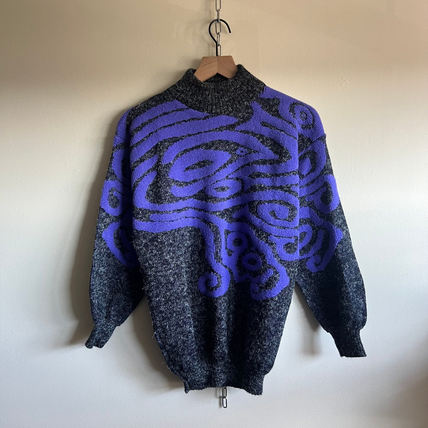 S/M 80s Alicia wild pattern acrylic blend mock neck sweater