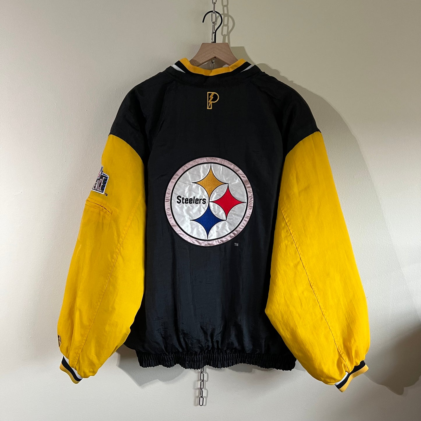 XL 90s reversible Pittsburgh Steelers Pro Player puffer jacket