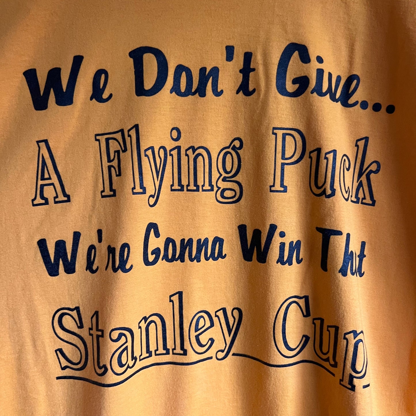 XL 90s Pittsburgh Penguins "We don't give a flying puck" tee