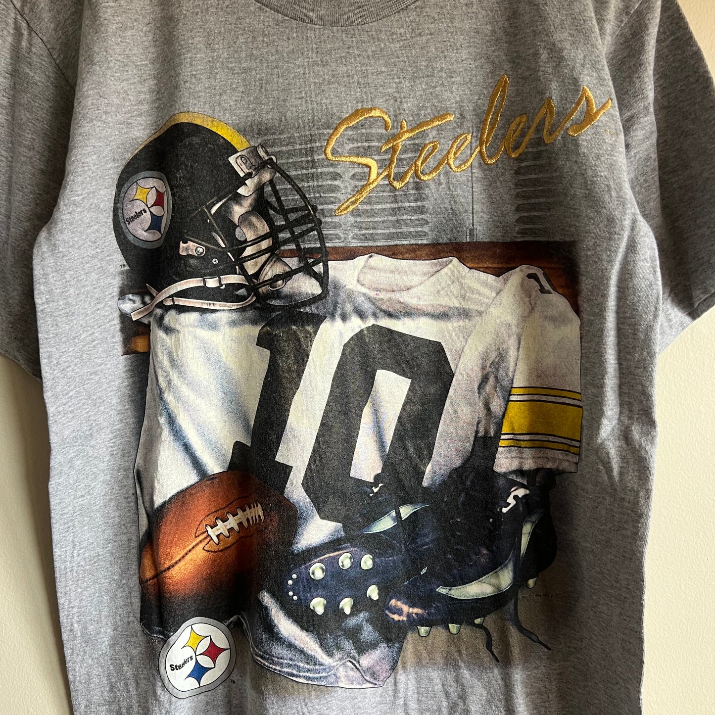 Medium 1996 grey Pittsburgh Steelers jersey & helmet tee