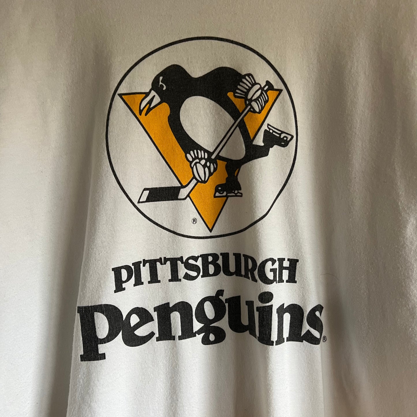 Large 90s Pittsburgh Penguins Nutmeg Mills tee