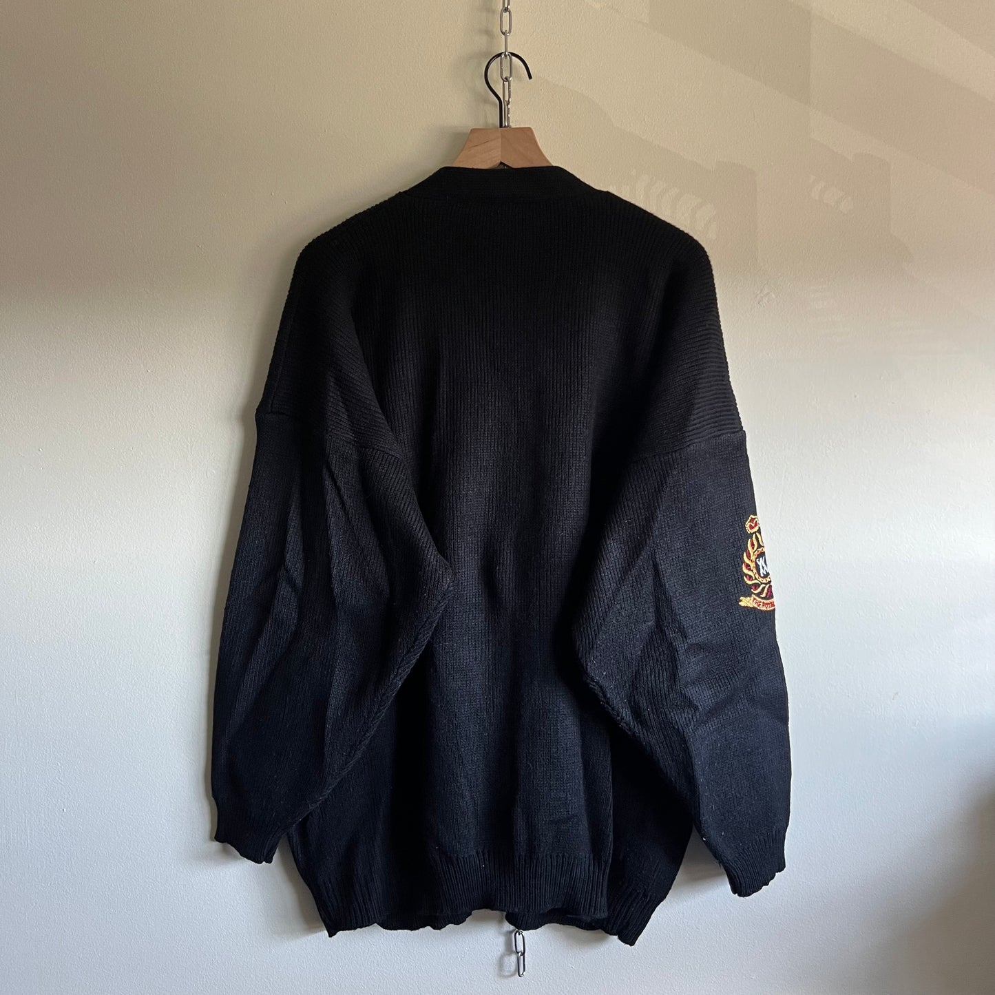 XXL (tagged 26/28) 80s British Army Devonshire Regiment black acrylic cardigan